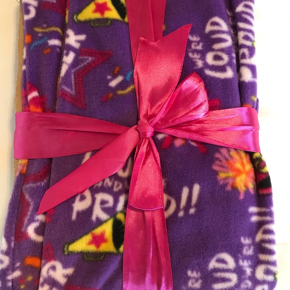 Seven Apparel Kids flame resistant micro fleece pajama set size 4, cheer themed - Picture 2 of 3